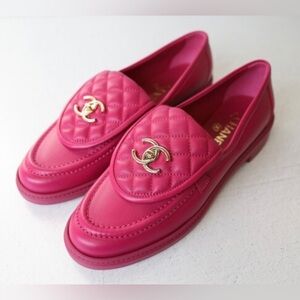 CHANEL OUILTED CC TURNLOCK LOAFERS